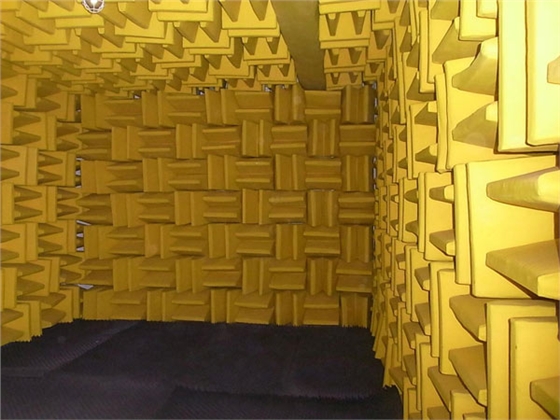 組建家庭影院時如何選擇音響?家庭影院組建過程中，每個部分都要精挑細選，最重要的是要能配合的天衣無縫，這樣才能達到最佳狀態(tài)，那么在組建家庭影院中如何選擇音響呢?