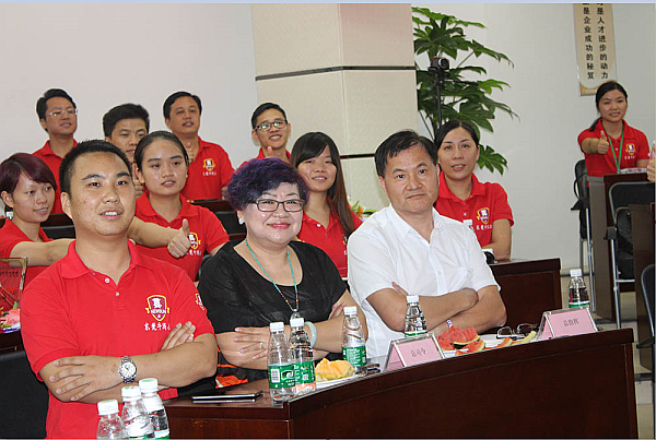 首屆東莞牛商爭(zhēng)霸賽野狼軍團(tuán)總結(jié)會(huì)議暨頒獎(jiǎng)典禮&mdash;&mdash;毅廷喇叭廠