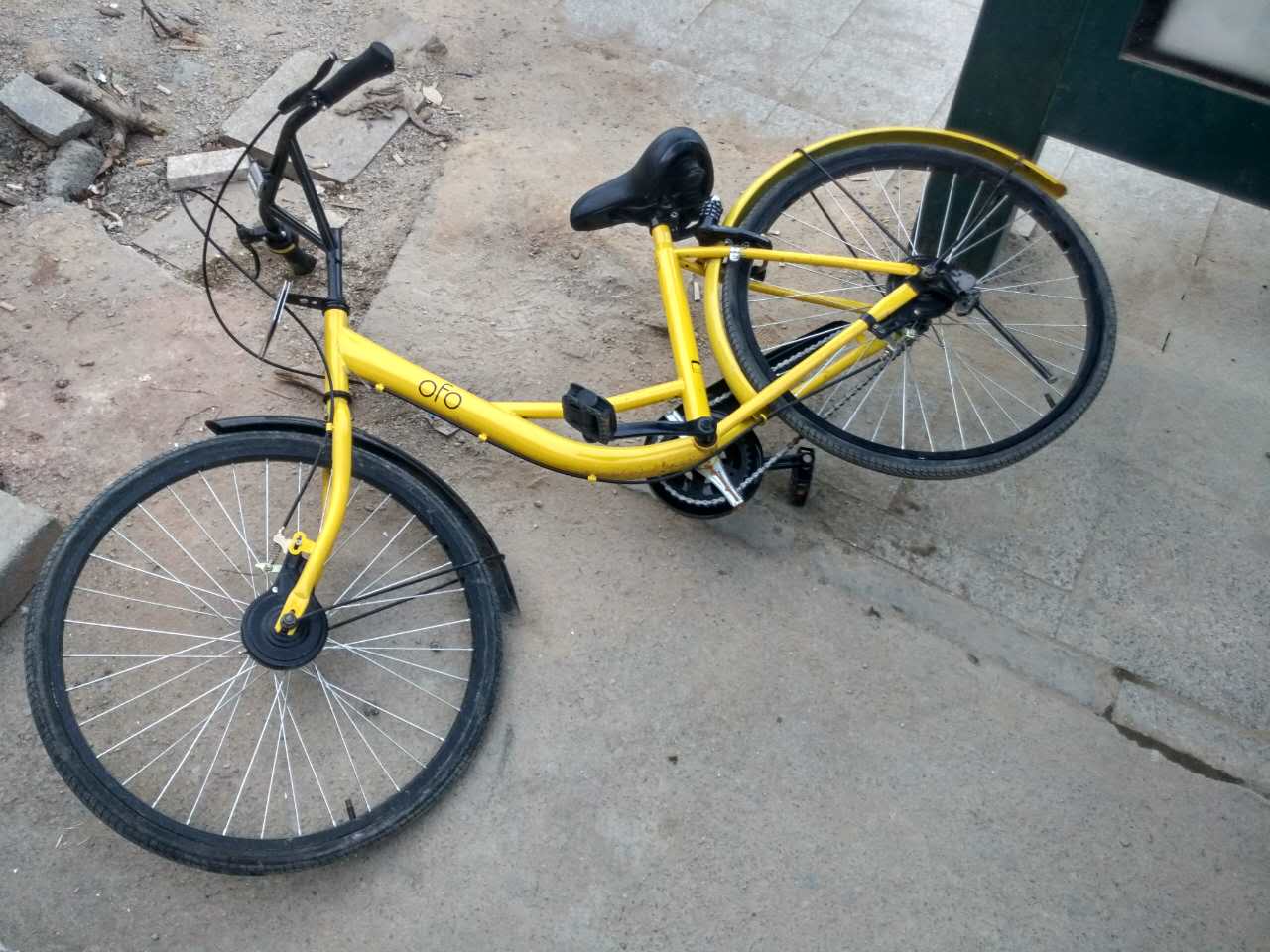 汽車(chē)?yán)? style=